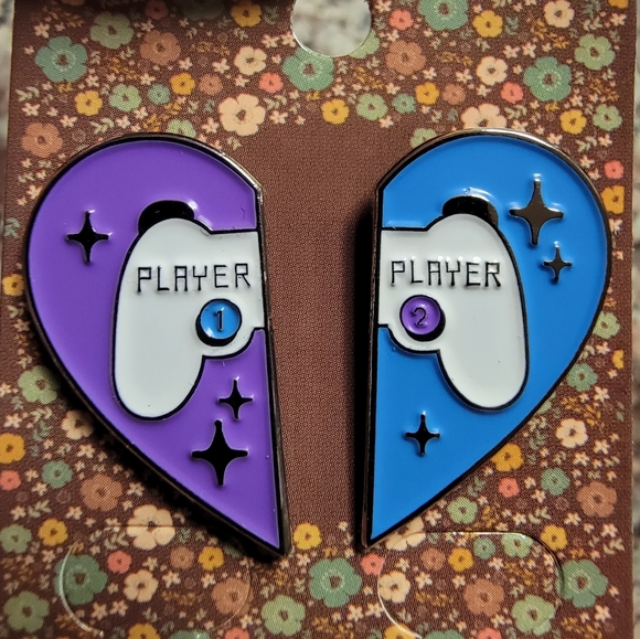 Jewelry - Heart-Shaped Gamer "Player" Game Console  Design Enamel Pin Set
